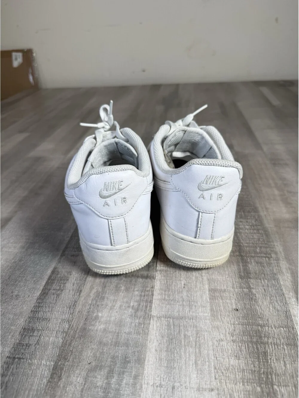 Nike Air Force 1 07 Triple White Sneakers Men's Size 8.5 Leather CW2288-111